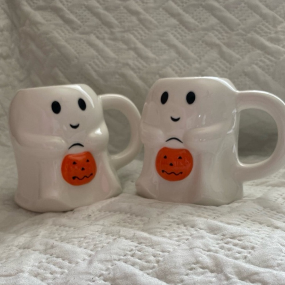 ✨CLEARANCE✨ Trick or Treat Ghosts Mug Set NWT